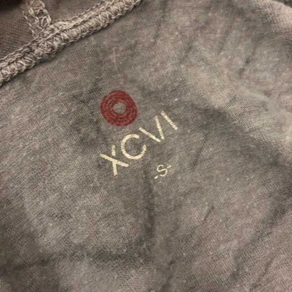 💜 Everything in this closet is 5 for $25 or 3 for $18 XCVI gray tie dyed… - Picture 4 of 7